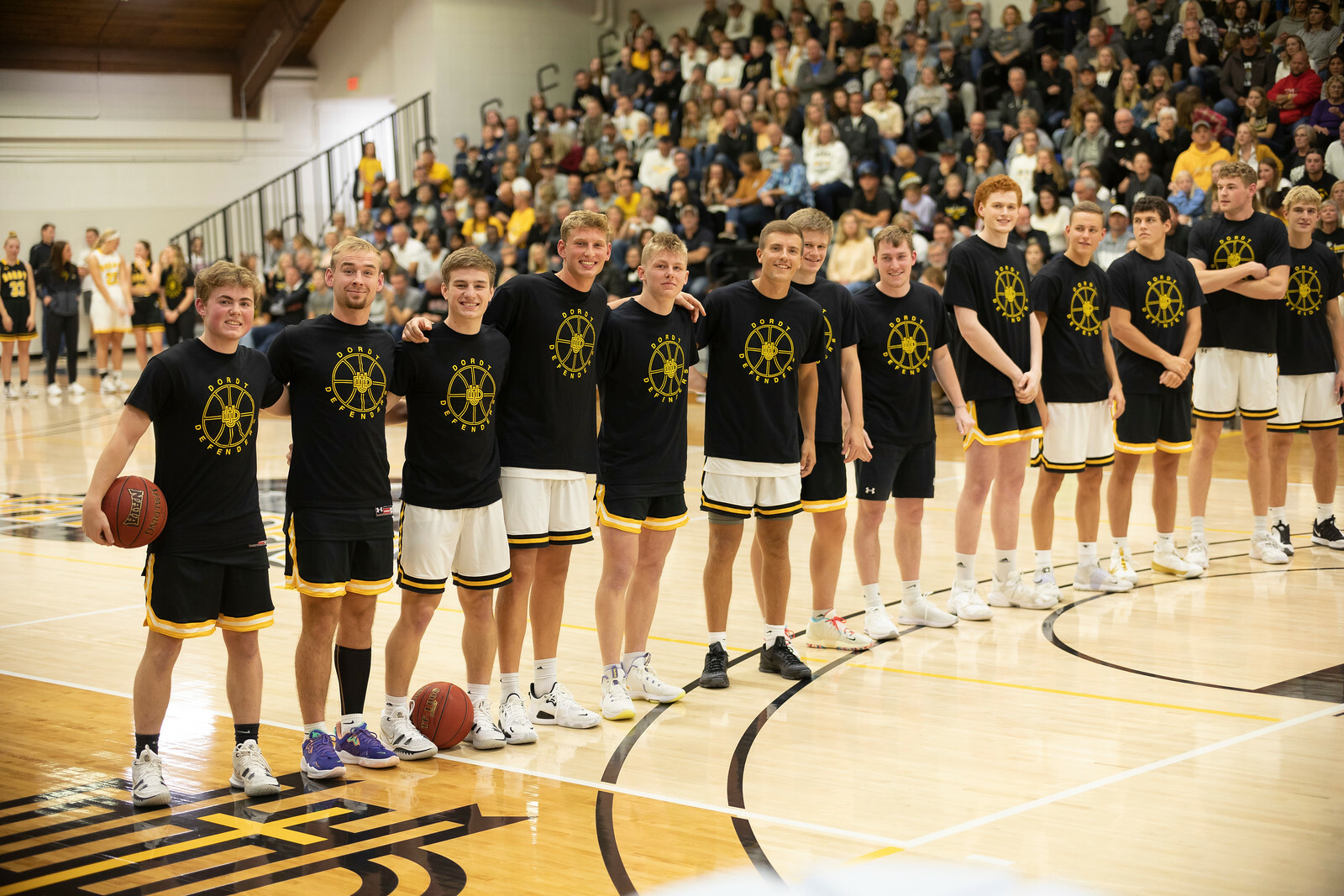 A picture of the men's basketball team